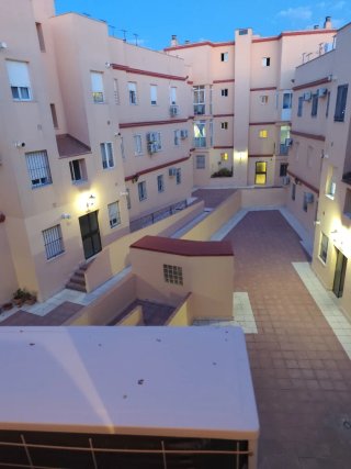Vendo piso en la c/ Granado cerca del club Cantely