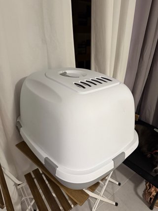Box per lettiera per gatti chiuso