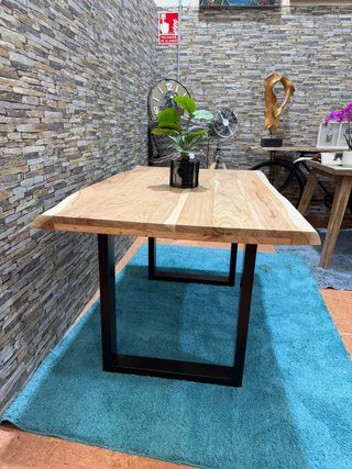 Mesa Robusta Madera Maciza y Metal