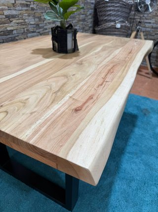 Mesa Robusta Madera Maciza y Metal