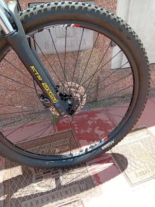 Bicicleta BH Azul y Amarilla