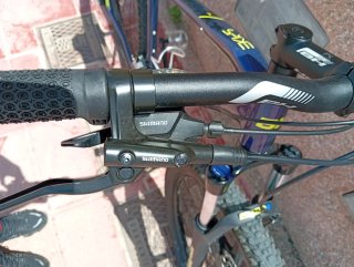 Bicicleta BH Azul y Amarilla