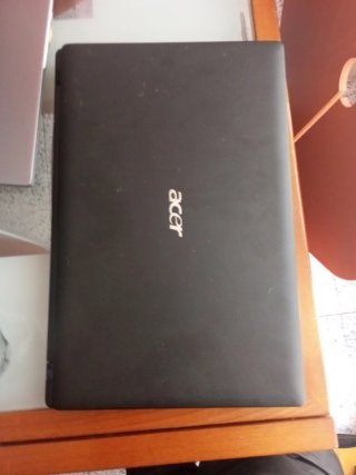Portátiles Toshiba y Acer para piezas o arreglos.