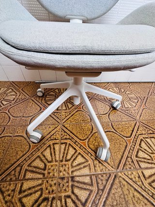 Silla de escritorio blanca