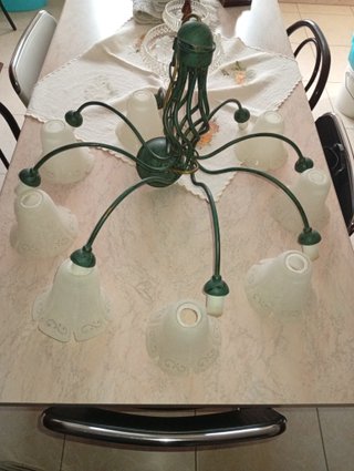 Lampadario in metallo e vetro
