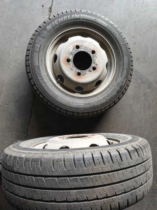 Llantas 195/70 R15 C Nissan Cabstar