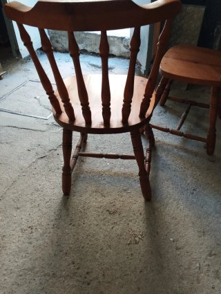 Pareja de sillas de madera antiguas