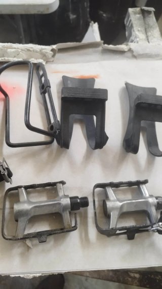 Accesorios Bicicleta: Luces, Pedales, Portabidón