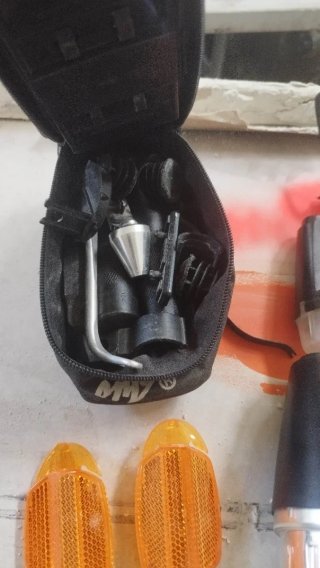 Accesorios Bicicleta: Luces, Pedales, Portabidón