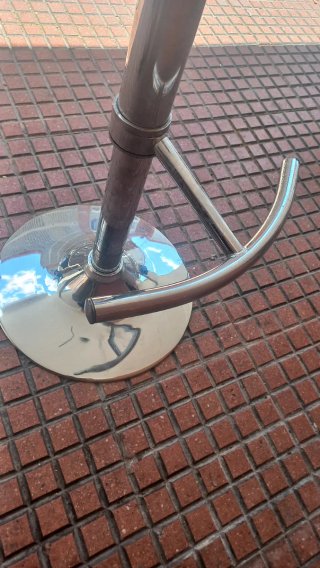 Base giratoria cromada para taburete