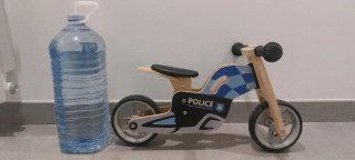 Bicicleta de madera Policía