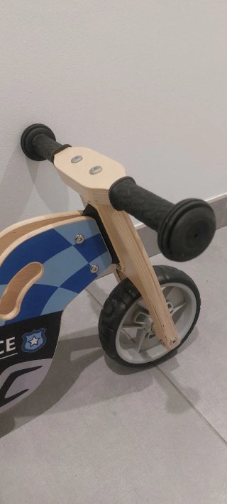 Bicicleta de madera Policía