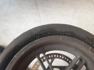 Rueda patinete eléctrico con disco