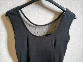 Vestitino nero leggero con dettagli in pizzo