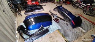 Piezas de coche azul