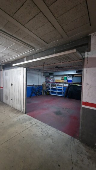 Se alquila plaza de garaje cerrada por 120 €/mes