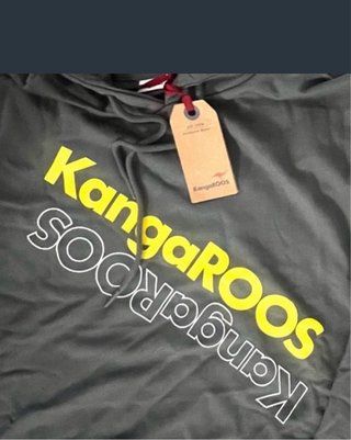 Talla S. Sudadera con capucha KangaROOS