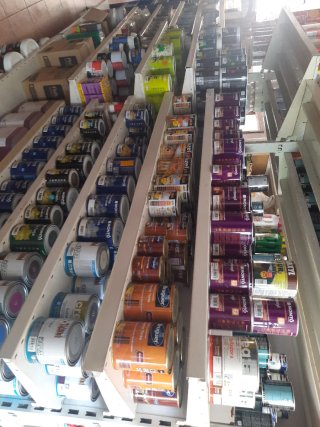 Lote de latas de pintura Titan, Bruguer, Monto...