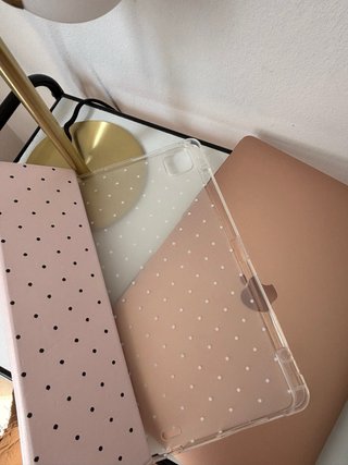 Funda iPad Pro 11 lunares rosa