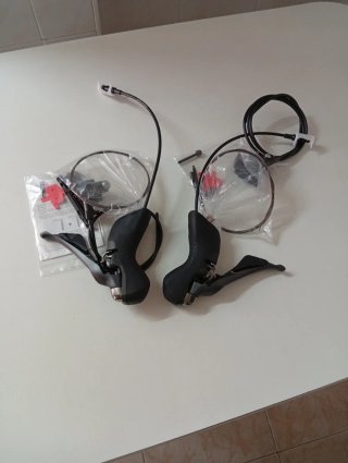 Mandos de cambio y Frenos Shimano GRX 810
