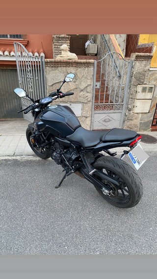 Yamaha MT-07 full black 2024