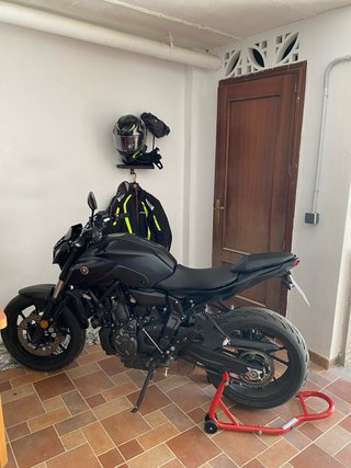 Yamaha MT-07 full black 2024
