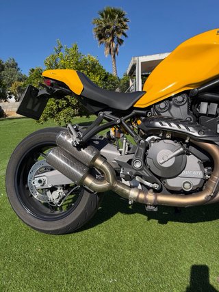Ducati Monster 821 Amarilla 2020