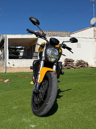 Ducati Monster 821 Amarilla 2020