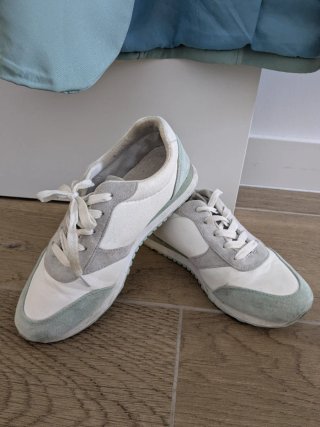 Zapatillas deportivas grises, verdes y blancas T39