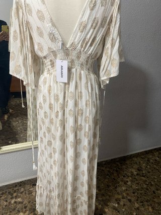 Vestido largo blanco y dorado