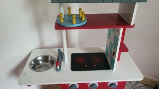 Cocina de juguete de madera