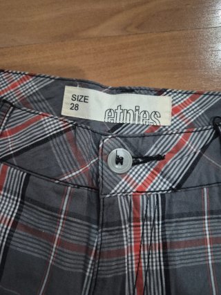 Bermuda etnias talla 28 Americana NUEVAS