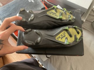 Botas de fútbol Nike negras