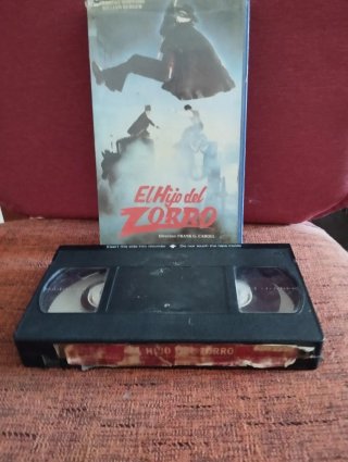 Películas VHS a 2 euros unidad edición videoclub