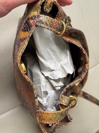 Bolso de piel de serpiente