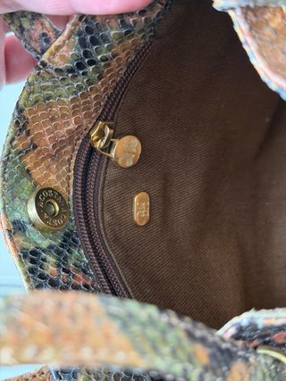 Bolso de piel de serpiente
