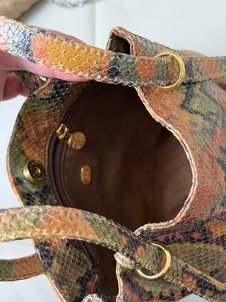 Bolso de piel de serpiente