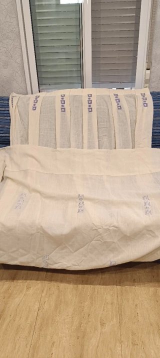 Cortinas de salón beige y dibujo azul.NEGOCIABLE