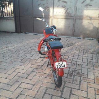Moto Guzzi 65 Roja
