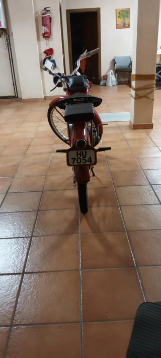 Moto Guzzi 65 Roja