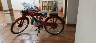 Moto Guzzi 65 Roja