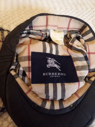 Gorro Burberry Beige y Negro,gorra y gorro lluvia.