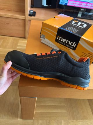 Zapatos de seguridad Mendi negros y naranjas