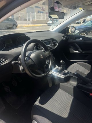 Peugeot 208 2014