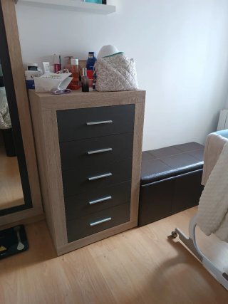 Armario puertas correderas madera y negro