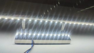 Aplique LED moderno de metal. 15€/unidad (tengo 2)