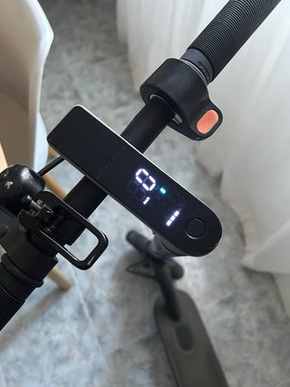 Patinete eléctrico negro