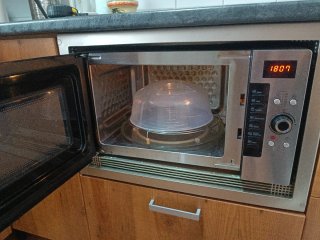 Horno Microondas DAEWOO Honeycomb Heating