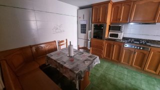 Habitación amueblada en piso compartido