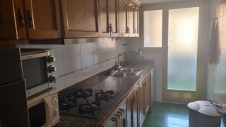 Habitación amueblada en piso compartido